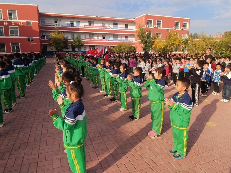 捷克德绍尔夫特队员团结合作，赢得胜利